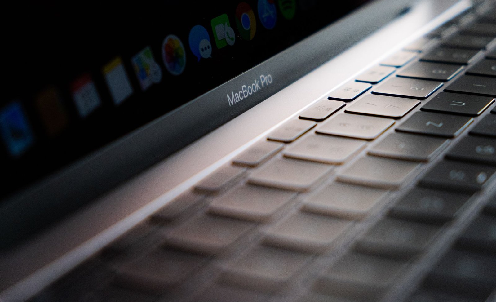 Pro Essential Laptops: Smart Features for Enhanced Productivity